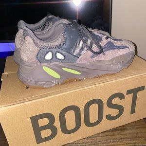 Yeezy 700 mens/womens sneakers